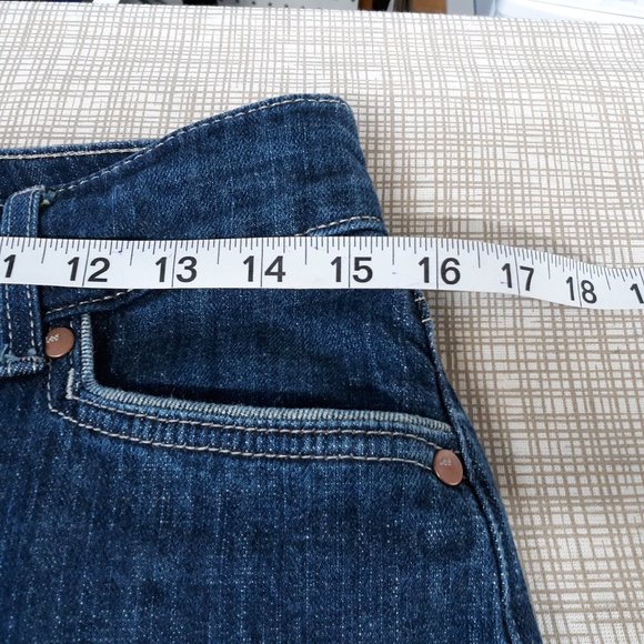 LEE Women's Capri Jeans Size 10 Just Below the Waist Medium Wash Blue Denim - Picture 11 of 15